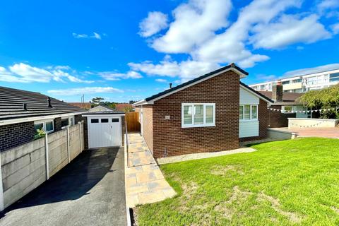 2 bedroom detached bungalow to rent, St. Vincents Close, Torquay, TQ1