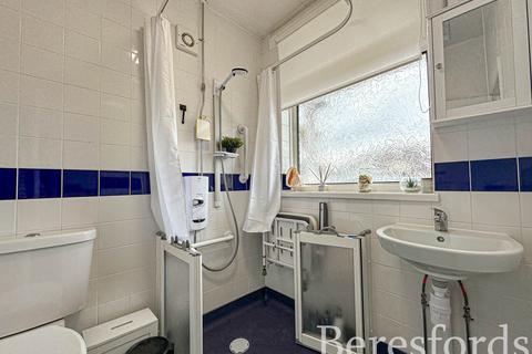 18 Chiltern Gardens, Hornchurch, RM12 4SQ