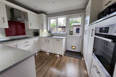 8 Beamont Close, Manston, Ramsgate, CT12 5LZ