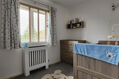 8 Beamont Close, Manston, Ramsgate, CT12 5LZ