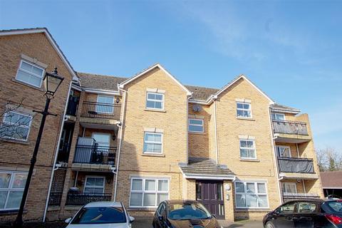 6 Osier Drive, Basildon, SS15 4HP