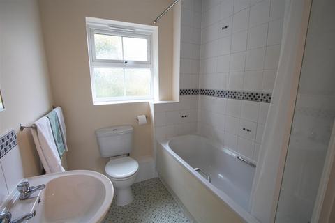 6 Osier Drive, Basildon, SS15 4HP