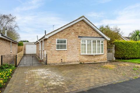 2 bedroom bungalow for sale, Greenshaw Drive, York