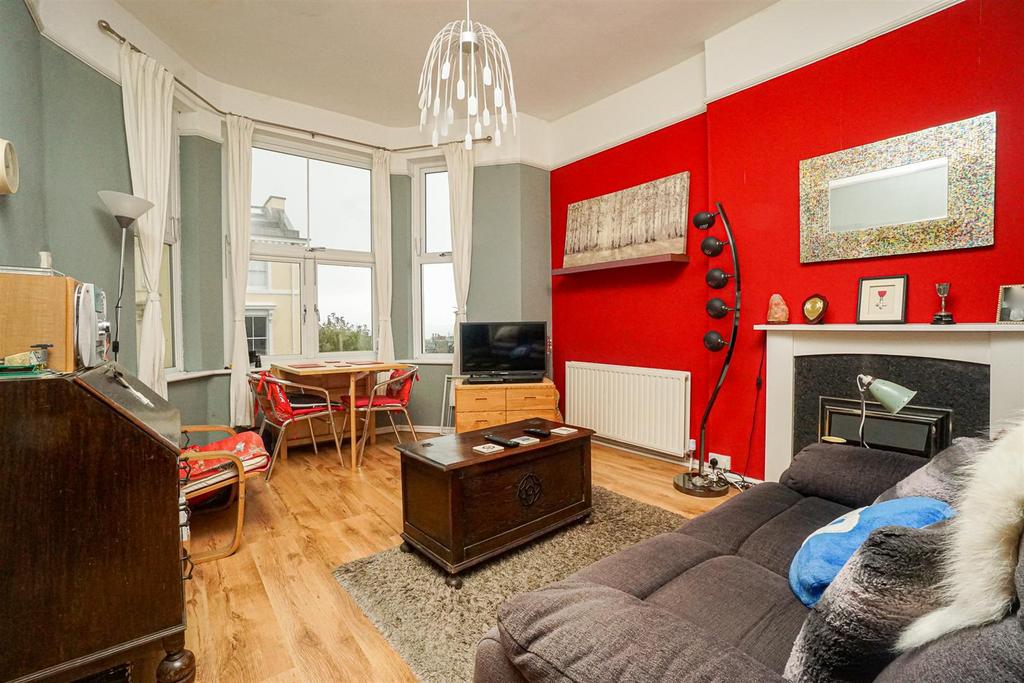 Edward Road, St. LeonardsOnSea 2 bed flat for sale £210,000