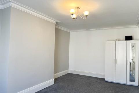 2 bedroom terraced house to rent, Elm Street, Jarrow