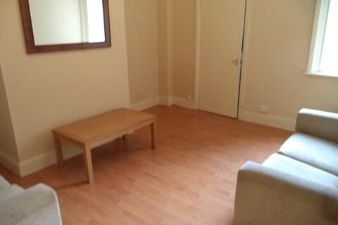 2 bedroom flat to rent, Dinsdale Road, Sandyford,