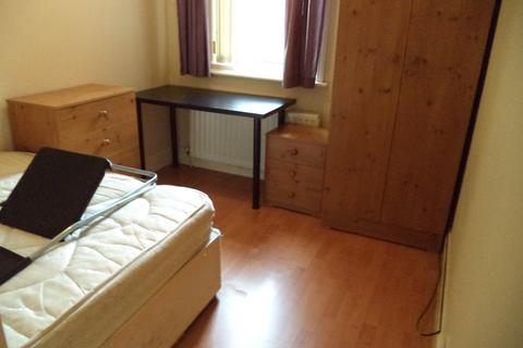 2 bedroom flat to rent, Dinsdale Road, Sandyford,