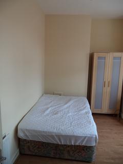 3 bedroom flat to rent, Starbeck Ave, Sandyford,