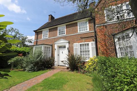 3 bedroom semi-detached house to rent, Hampstead Garden Suburb N2