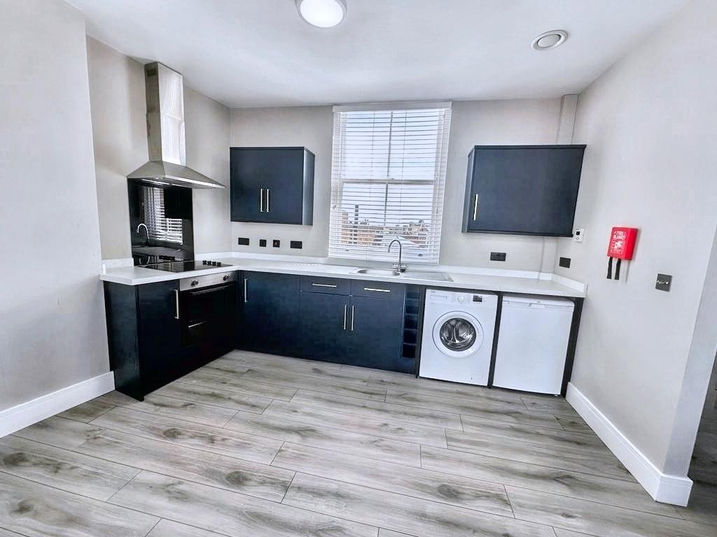Market Place, Loughborough LE11 1 bed apartment to rent £1,025 pcm (£