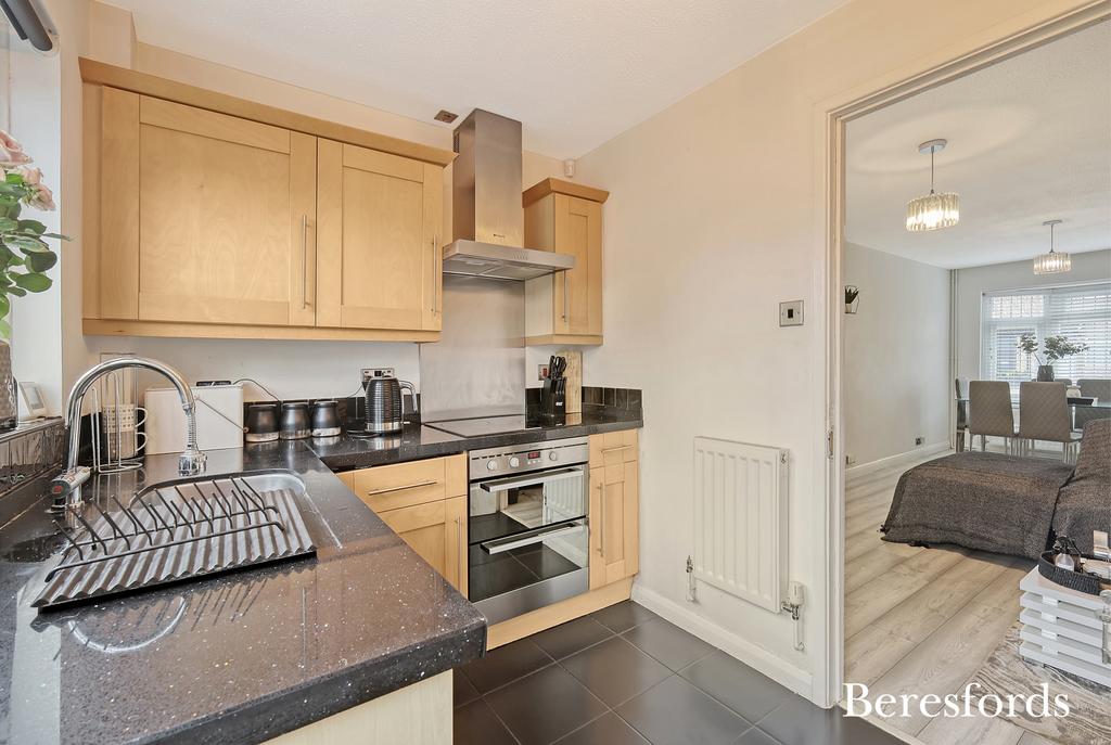Juniper Way, Romford, RM3 2 bed end of terrace house for sale £400,000