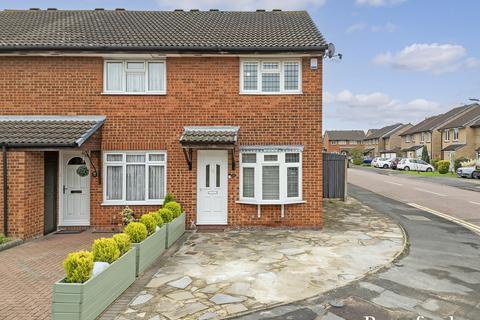 17 Juniper Way, Romford, RM3 0XL