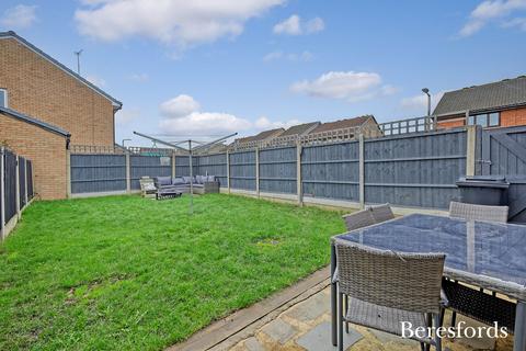 17 Juniper Way, Romford, RM3 0XL