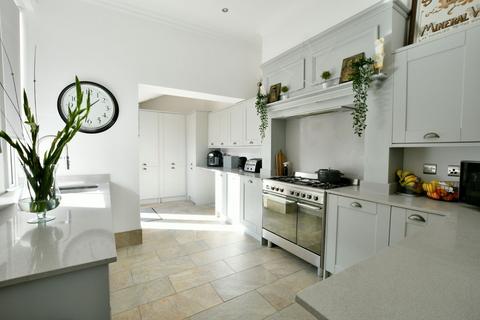 5 bedroom end of terrace house for sale, Colchester Terrace, Sunderland