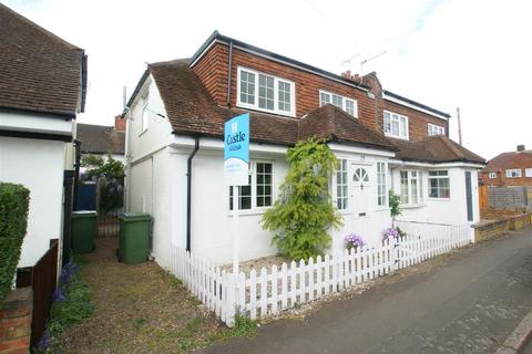 3 bedroom semi-detached house to rent, Primrose Road, Hersham KT12