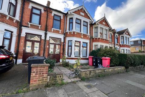 4 bedroom house to rent, Reigate Road, Ilford