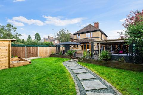 4 bedroom detached house for sale, Buckland Road, Lower Kingswood, Tadworth