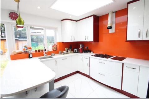 1 bedroom detached house to rent, Northolt