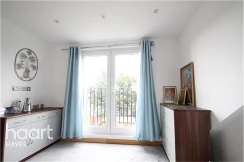 1 bedroom detached house to rent, Northolt