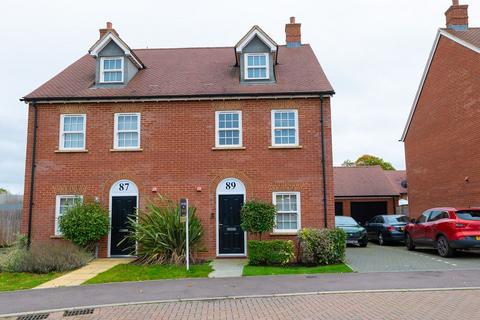 4 bedroom semi-detached house for sale, Bourton Road, Banbury OX16