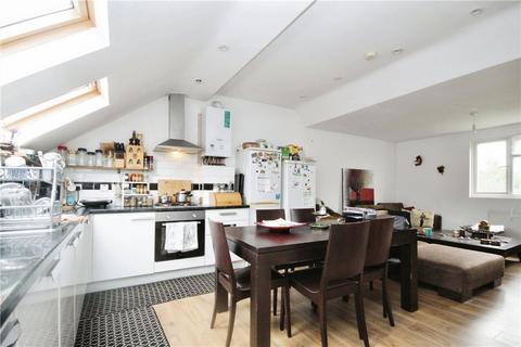 3 bedroom apartment to rent, Maberley Road, London, SE19