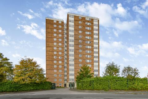 2 bedroom flat for sale, Highclere Avenue, Salford M7