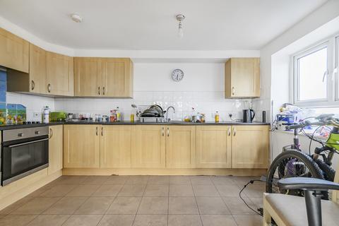 2 bedroom flat for sale, Highclere Avenue, Salford M7