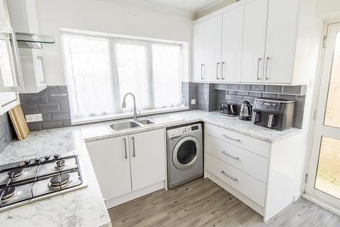 3 bedroom semi-detached house for sale, Western Avenue, Fleckney, Leicester