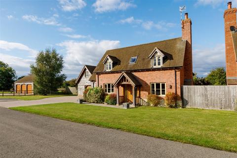 3 bedroom detached house for sale, Barton Road, Welford On Avon