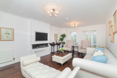 2 bedroom apartment to rent, St. Helens Gardens, Glasgow