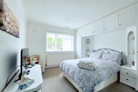 1 bedroom detached bungalow for sale, Hinsley Close, Arnold, Nottingham