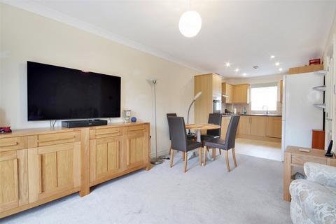 2 bedroom maisonette for sale, Brickfield Farm Close, Longfield, Kent, DA3