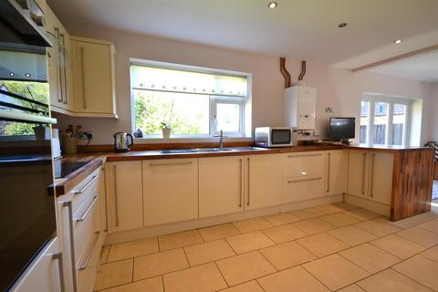 4 bedroom detached bungalow for sale, Kirklington Road, Southwell