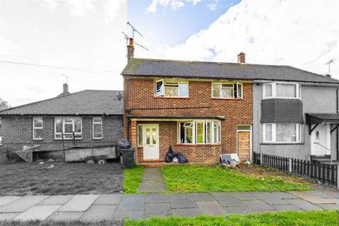 4 bedroom semi-detached house for sale, VALLANCE CLOSE, Southend-On-Sea