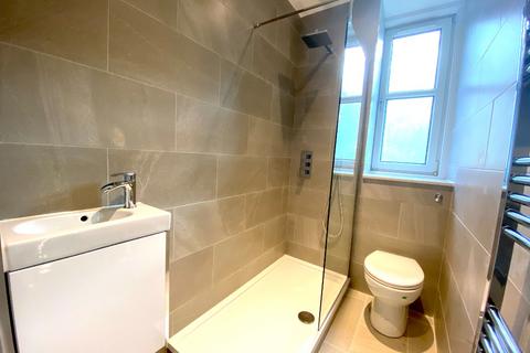 2 bedroom flat to rent, Iona Street, Leith, Edinburgh, EH6