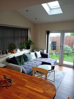 3 bedroom detached house to rent, Somerset Road, Eccles, M30 9BT