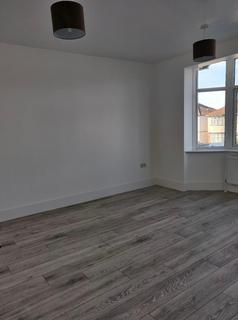 2 bedroom flat to rent, Cranbrook Road, Ilford IG2