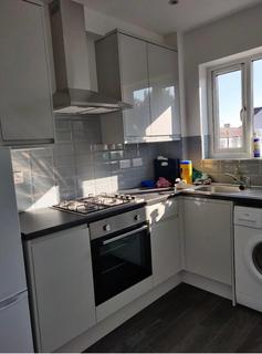 2 bedroom flat to rent, Cranbrook Road, Ilford IG2