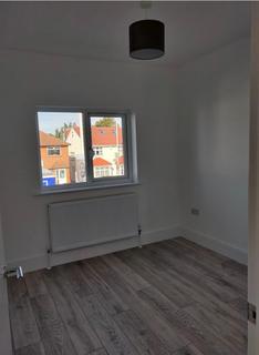 2 bedroom flat to rent, Cranbrook Road, Ilford IG2