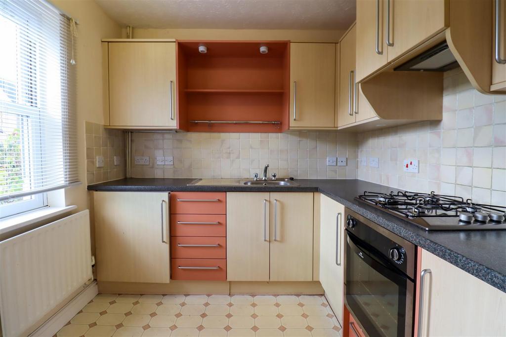 Tennyson Place, Ely CB6 2 bed semidetached house to rent £1,000 pcm
