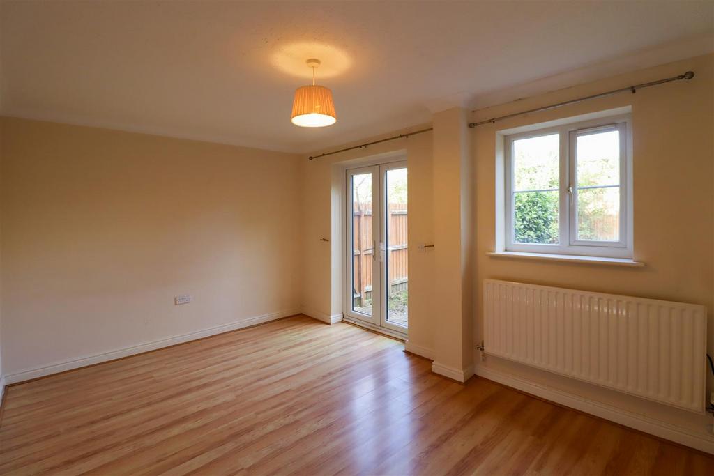 Tennyson Place, Ely CB6 2 bed semidetached house to rent £1,000 pcm