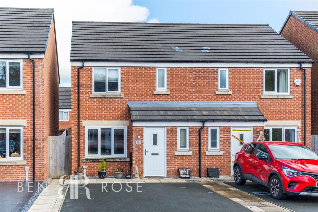 Halifax Drive, Buckshaw Village, Chorley 3 bed semidetached house for