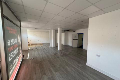 Retail property (high street) to rent, High Street, Littlehampton, West Sussex, BN17