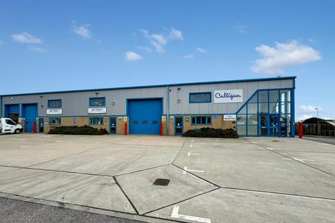 Warehouse to rent, Unit A1-A3 Dolphin Enterprise Centre, Evershed Way, Shoreham-By-Sea, West Sussex, BN43