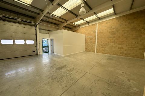 Warehouse to rent, Unit C7 Dolphin Enterprise Centre, Evershed Way, Shoreham-By-Sea, West Sussex, BN43