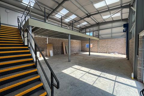 Warehouse to rent, Unit 20 Worthing Business Park, Dominion Way, Worthing, West Sussex, BN14