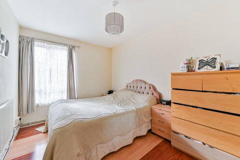 3 bedroom flat for sale, Lovelinch Close, South Bermondsey, London, SE15