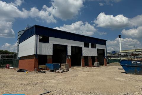 Warehouse to rent, Unit 21 Worthing Business Park, Dominion Way, Worthing, West Sussex, BN14