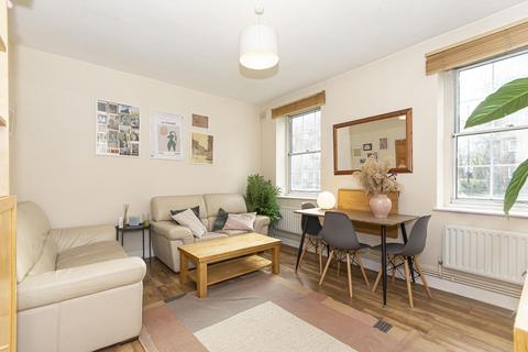 3 bedroom flat to rent, William Bonney Estate, Clapham SW4