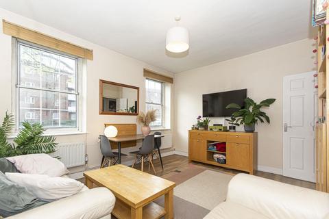 3 bedroom flat to rent, William Bonney Estate, Clapham SW4